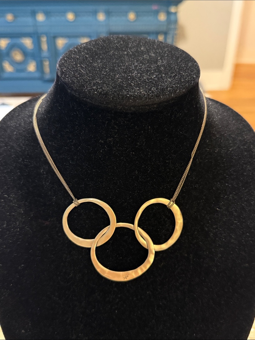 Vintage Kenneth Cole Gold Tone Medallion Choker Pendant Statement Necklace